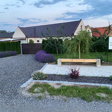 شقة Oelyv Fertőrákos المظهر الخارجي الصورة